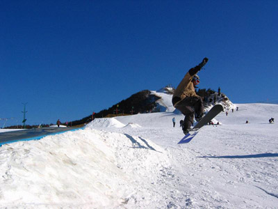 莲 花 山 滑 雪 场