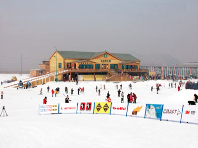 莲 花 山 滑 雪 场