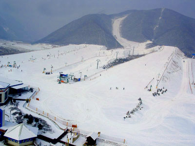 军 都 山 滑 雪 场