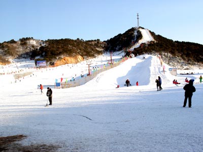 云 佛 山 滑 雪 场