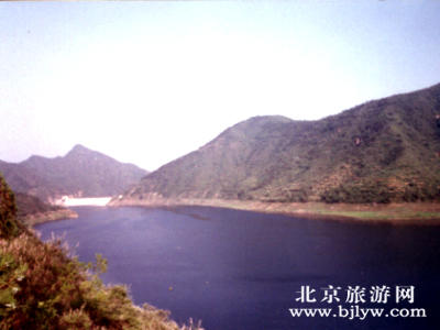 不 老 湖