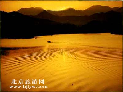 富 春 江